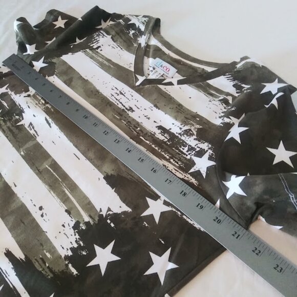 Denim & CO women's size M Olive green and white American flag print top - Picture 7 of 13